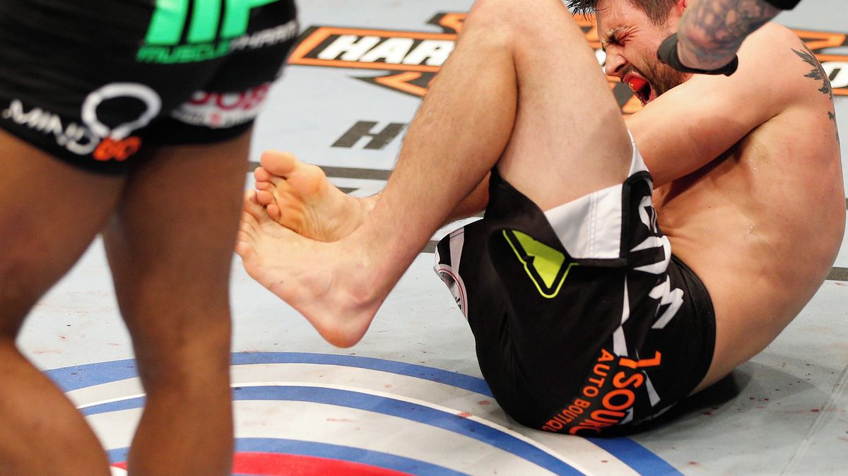 Hrůza v kleci. Ruský bojovník se zranil způsobem, který šokoval šéfa ligy